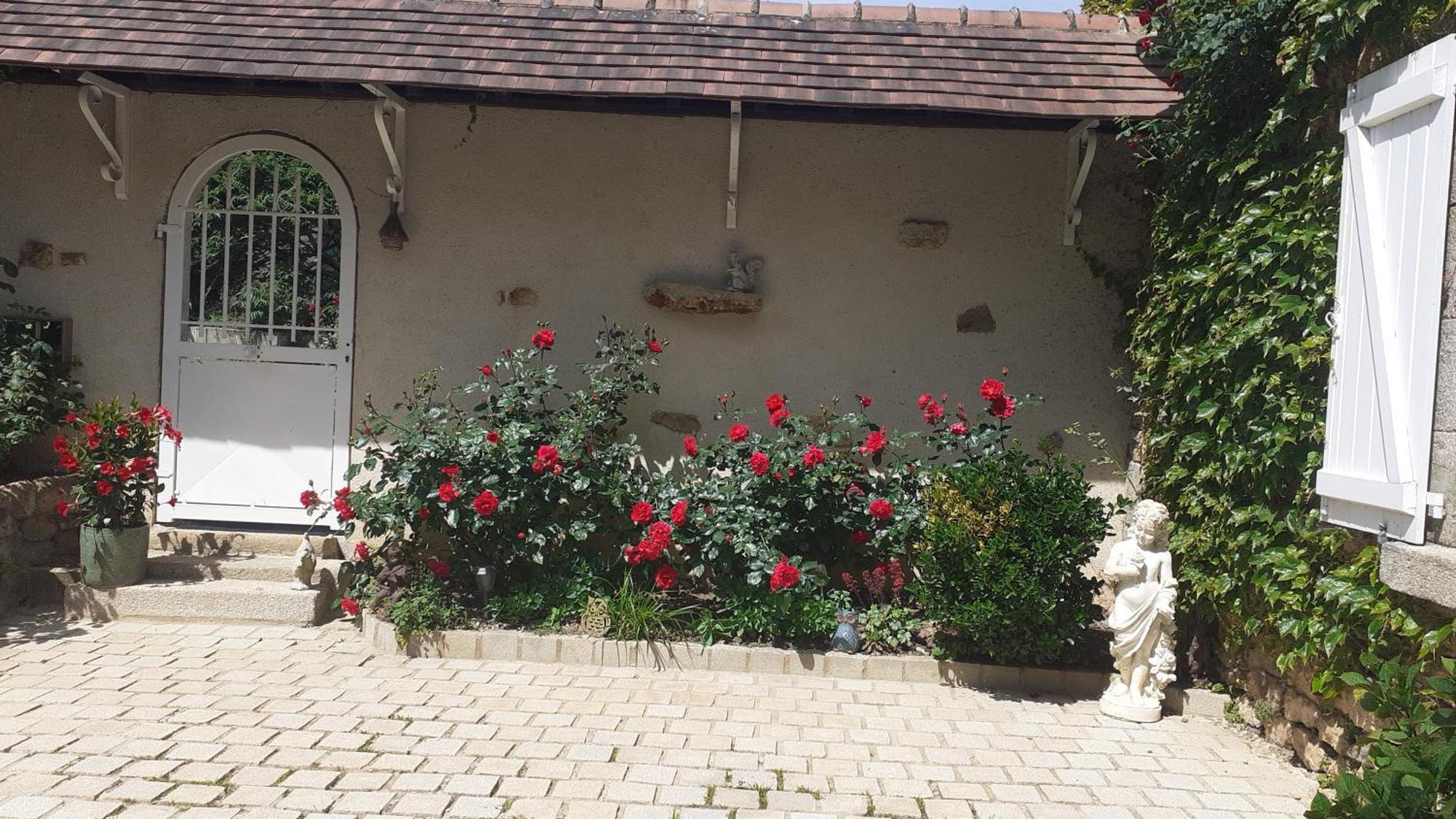 7 , Le Haut Montraye Pace  Exterior photo