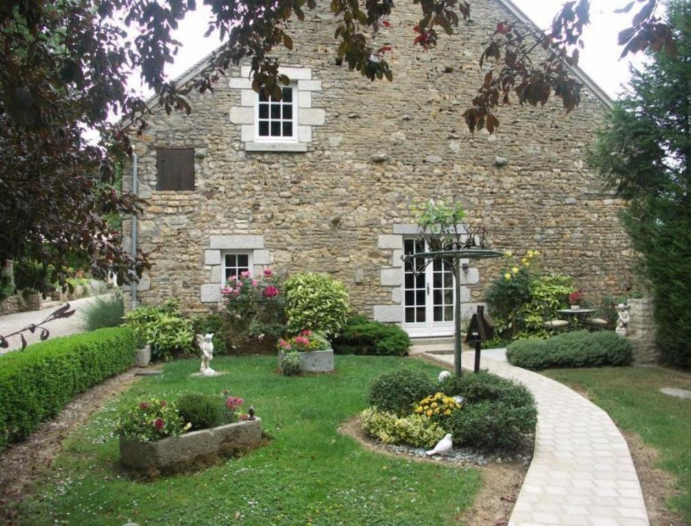7 , Le Haut Montraye Pace  Exterior photo