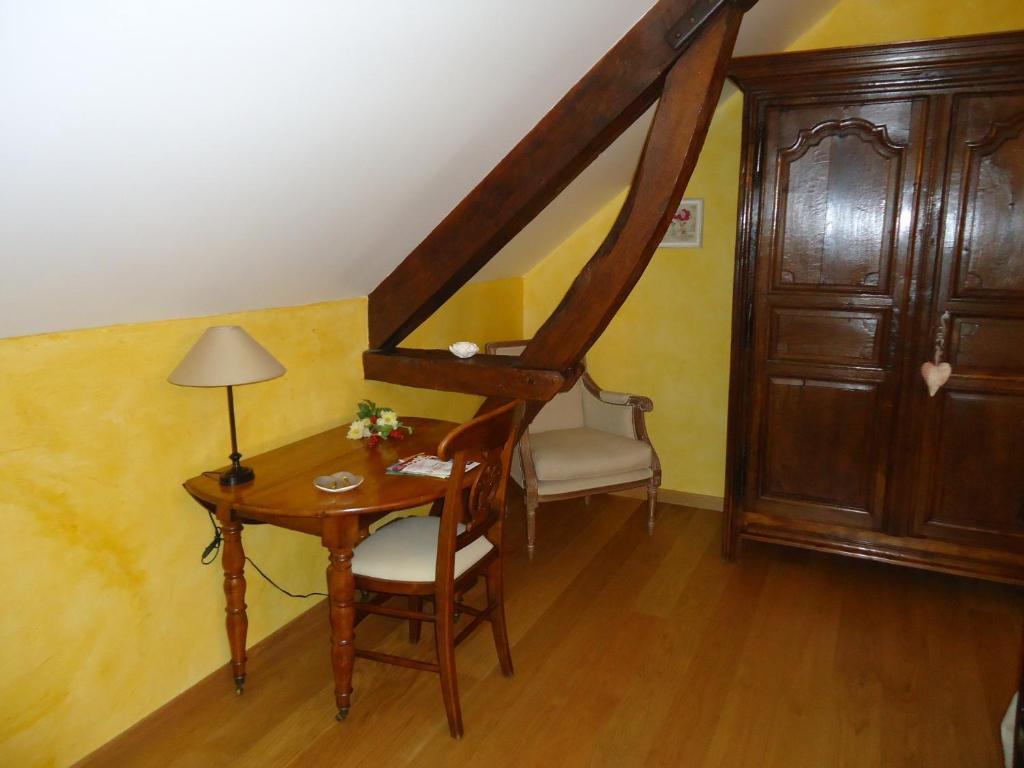 7 , Le Haut Montraye Pace  Exterior photo
