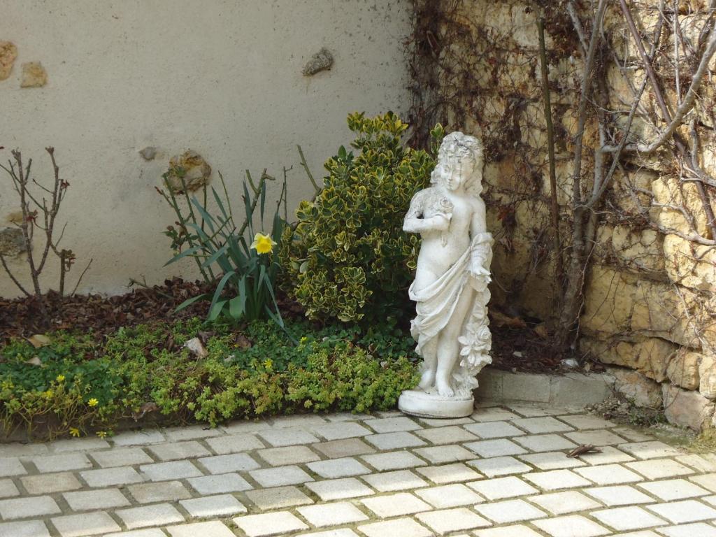 7 , Le Haut Montraye Pace  Exterior photo
